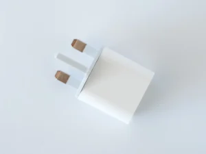 Cargador 220V enchufe Reino Unido